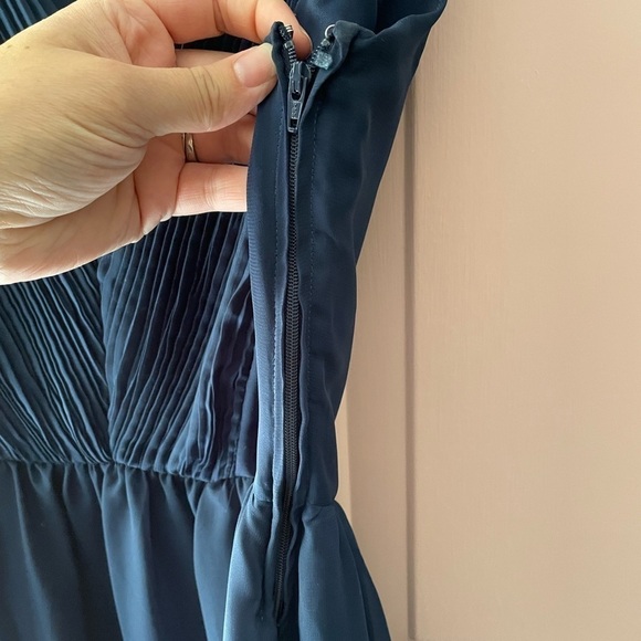 Tevolio Blue Sleeveless V-Neck Dress With Side Zipper- Size 6 - Picture 5 of 12